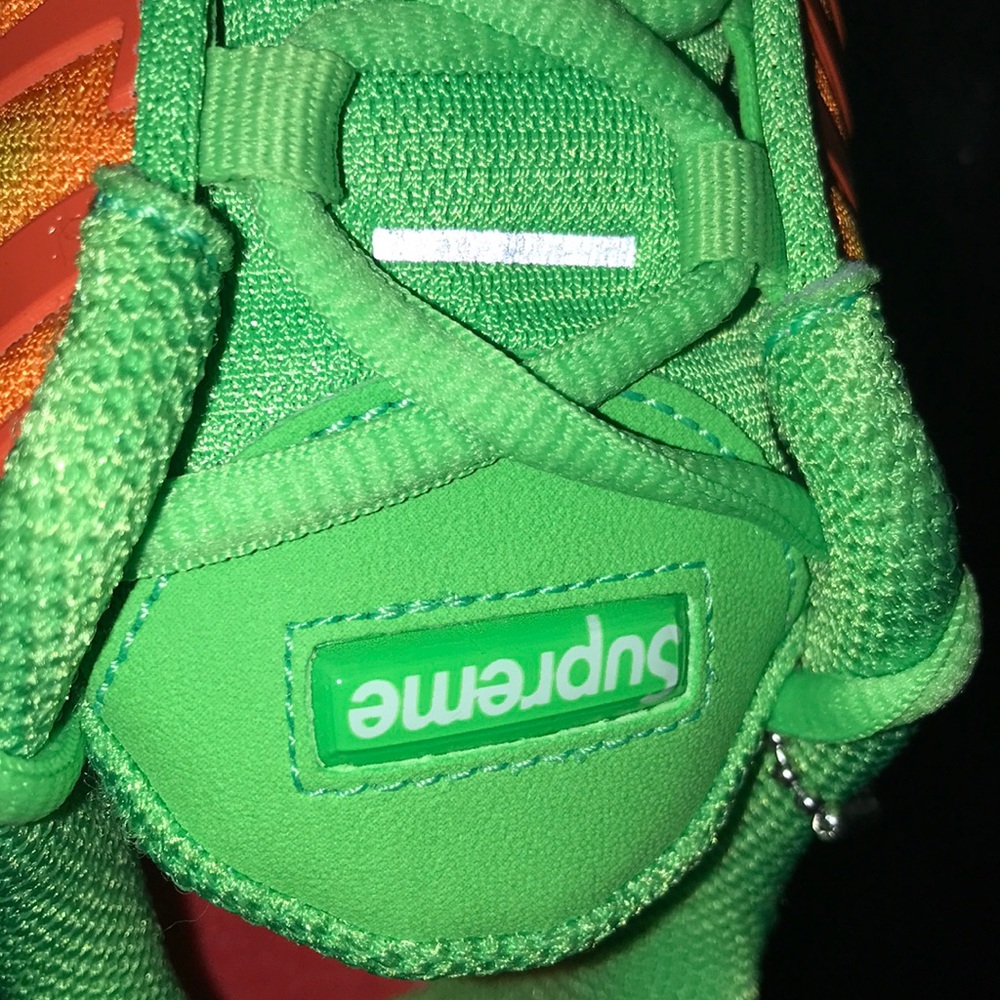 Supreme sneakers - Picture 3 of 4